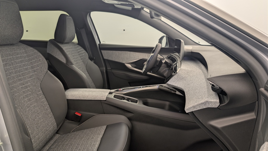 Peugeot 5008 HYBRID 145 CH E-DCS6 ALLURE