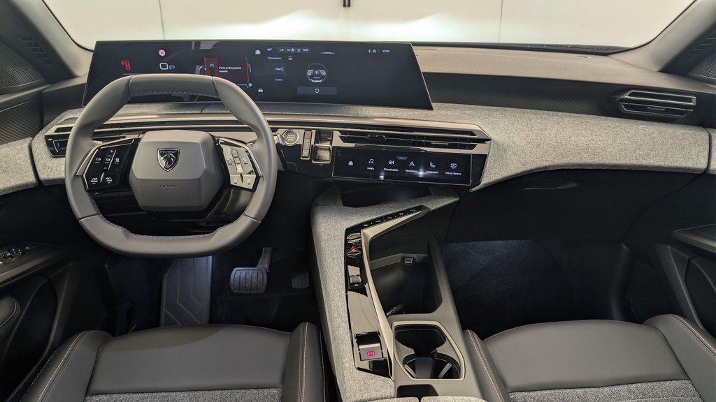 Peugeot 5008 HYBRID 145 CH E-DCS6 ALLURE