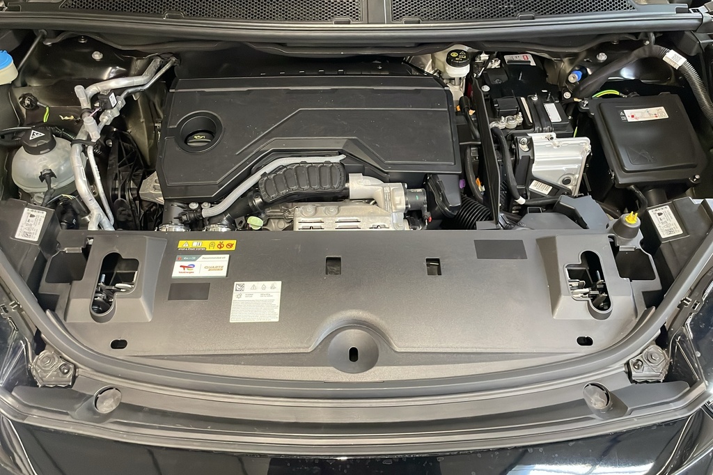 Peugeot 5008 HYBRID 145CH E-DCS6 GT