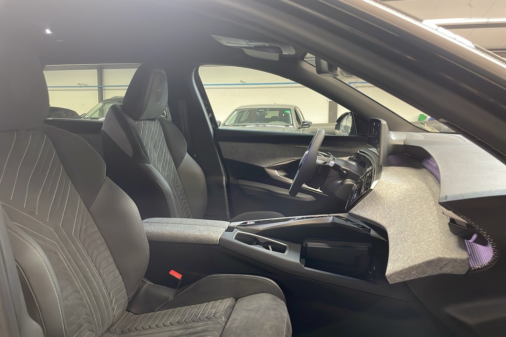 Peugeot 5008 HYBRID 145CH E-DCS6 GT