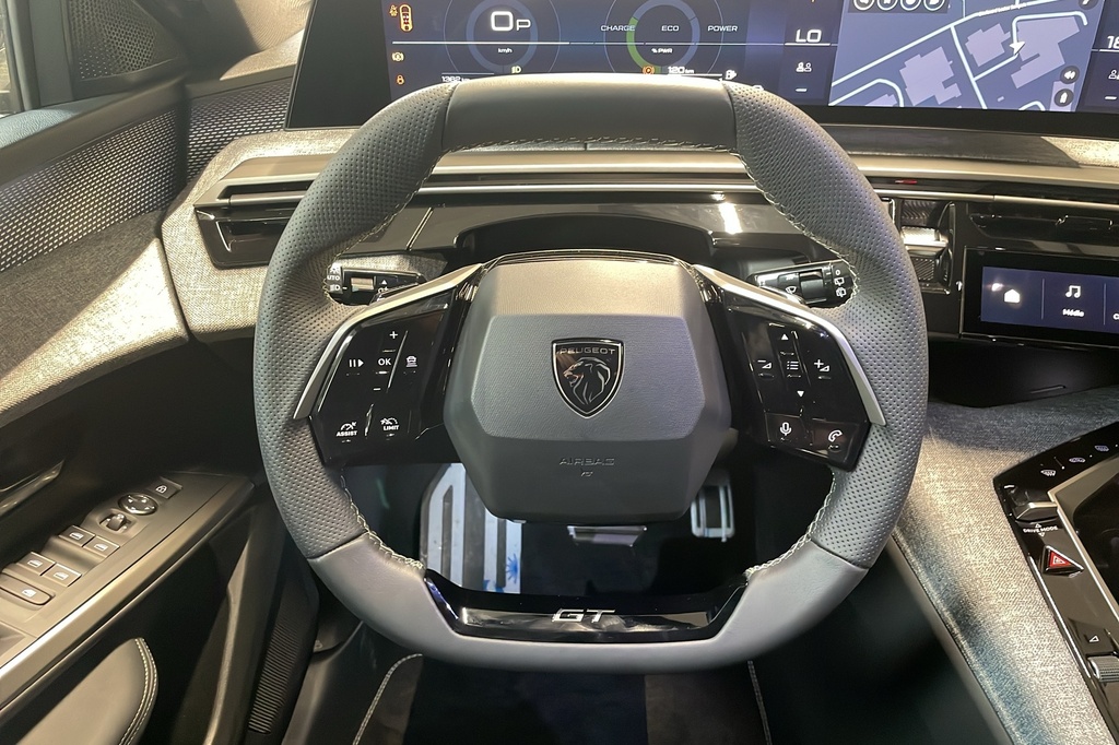 Peugeot 5008 HYBRID 145CH E-DCS6 GT