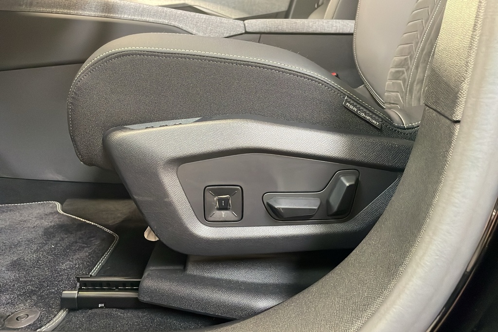 Peugeot 5008 HYBRID 145CH E-DCS6 GT