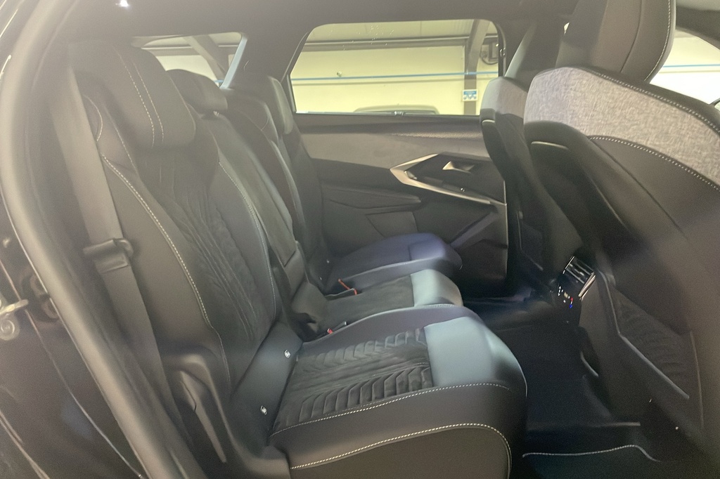 Peugeot 5008 HYBRID 145CH E-DCS6 GT