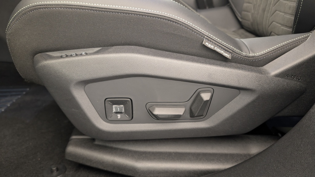 Peugeot 5008 HYBRID 145CH E-DCS6 GT