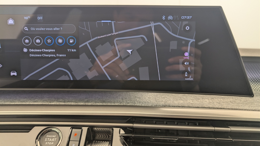 Peugeot 5008 HYBRID 145CH E-DCS6 GT