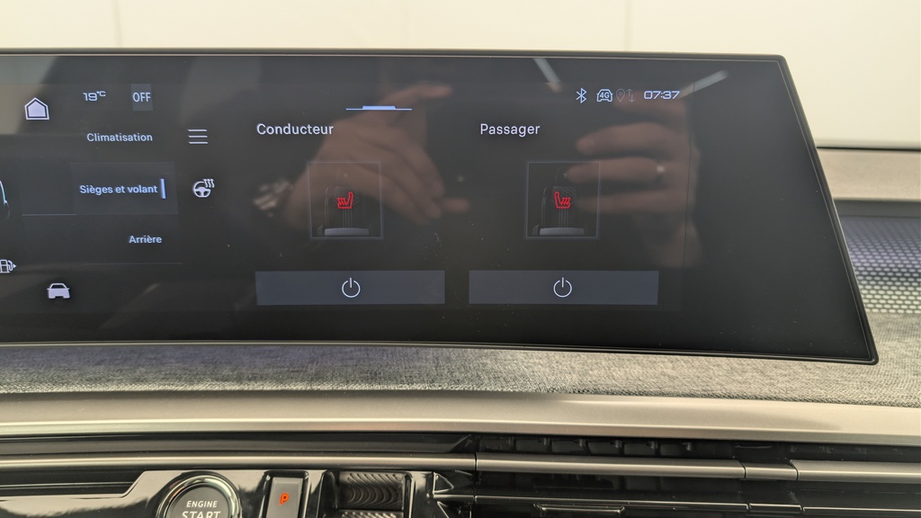 Peugeot 5008 HYBRID 145CH E-DCS6 GT