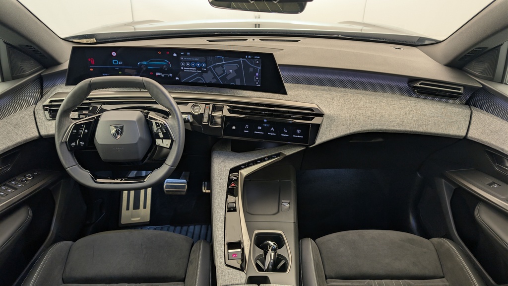 Peugeot 5008 HYBRID 145CH E-DCS6 GT