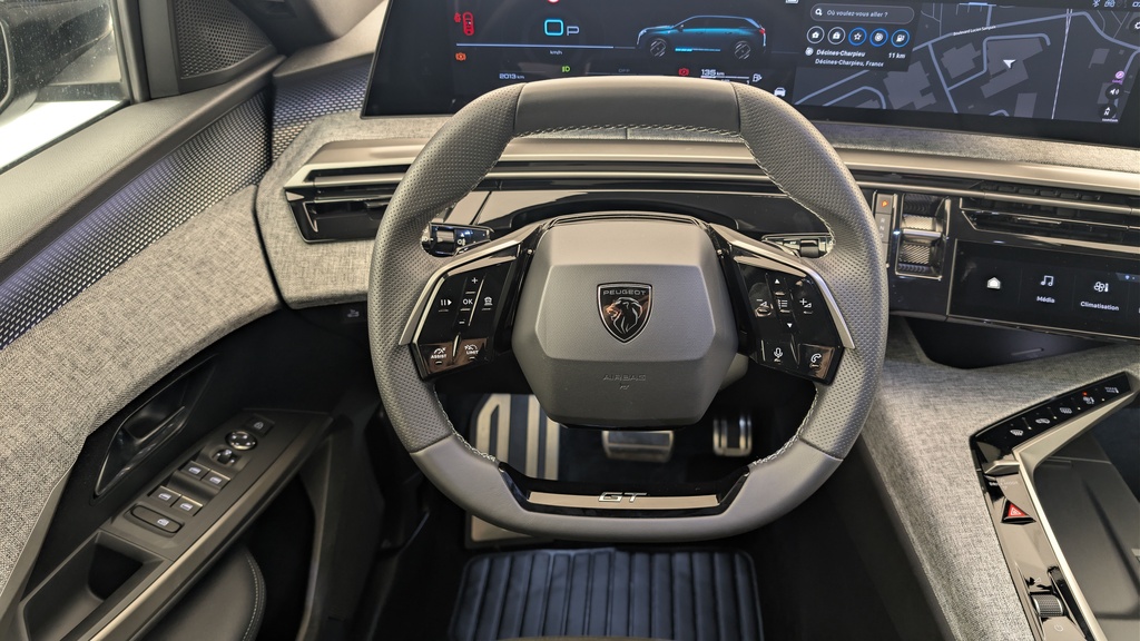 Peugeot 5008 HYBRID 145CH E-DCS6 GT