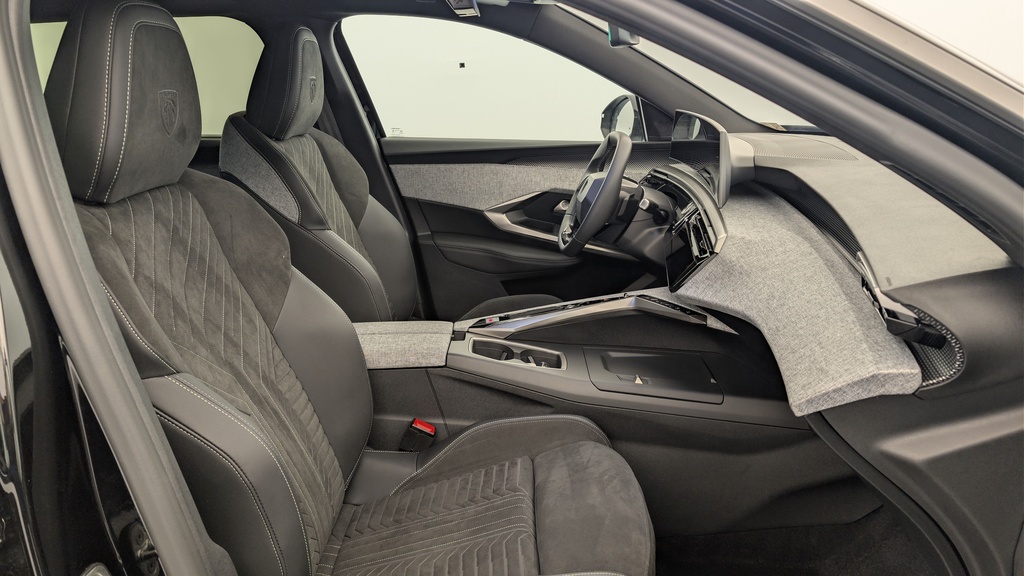 Peugeot 5008 HYBRID 145CH E-DCS6 GT