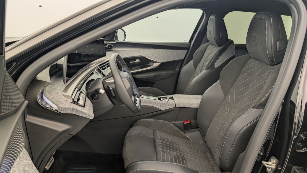 Peugeot 5008 HYBRID 145CH E-DCS6 GT