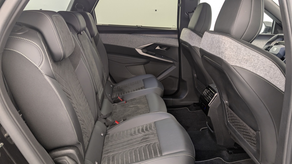 Peugeot 5008 HYBRID 145CH E-DCS6 GT