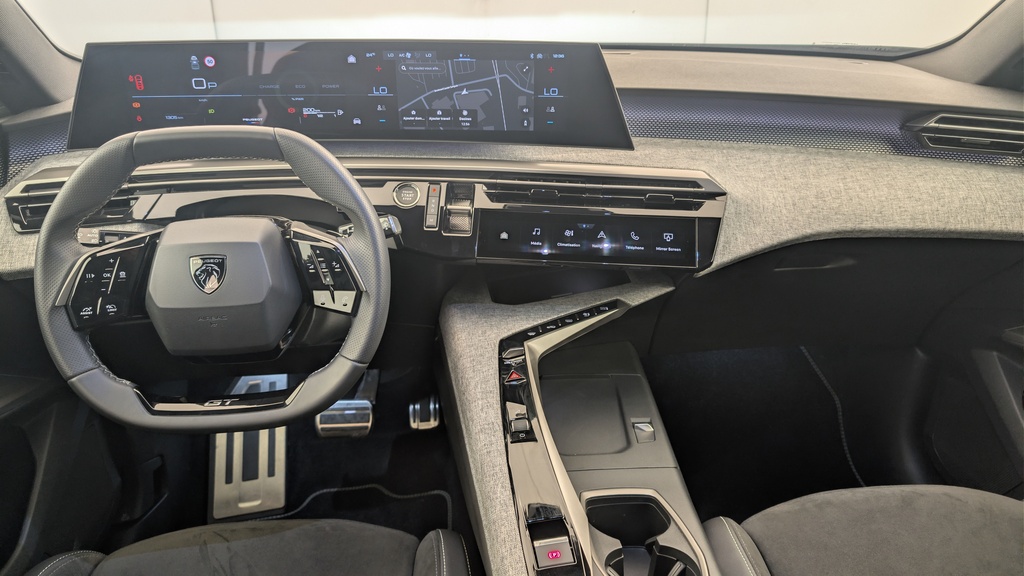 Peugeot 5008 HYBRID 145CH E-DCS6 GT