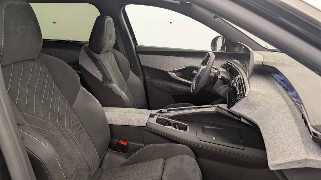 Peugeot 5008 HYBRID 145CH E-DCS6 GT