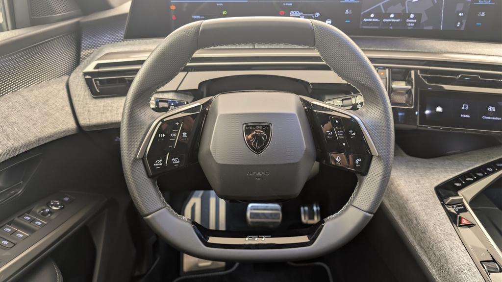 Peugeot 5008 HYBRID 145CH E-DCS6 GT