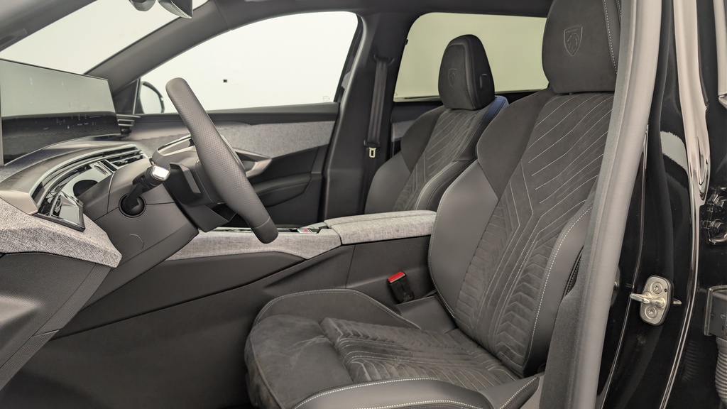 Peugeot 5008 HYBRID 145CH E-DCS6 GT