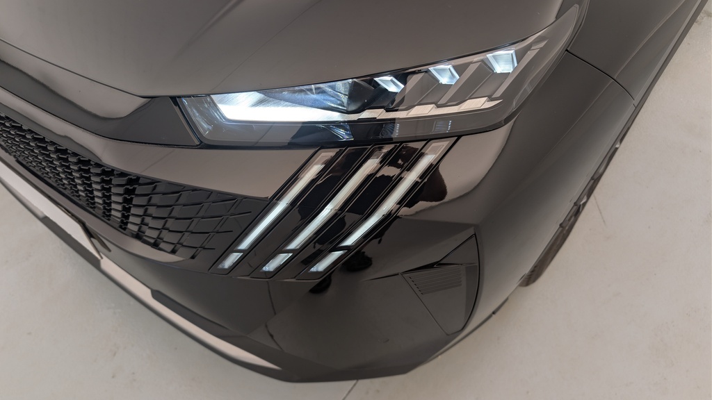 Peugeot 5008 HYBRID 145CH E-DCS6 GT