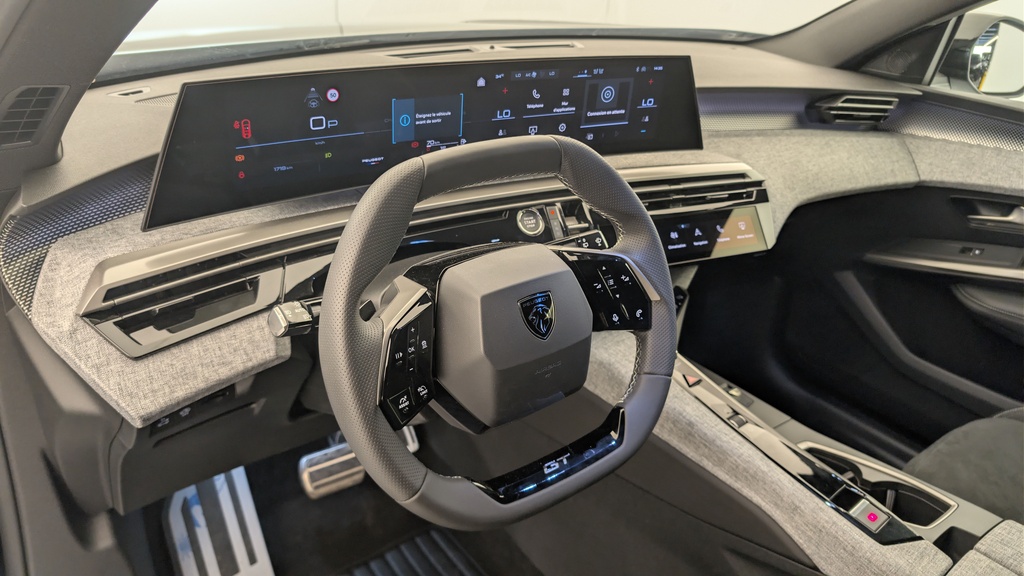 Peugeot 5008 HYBRID 145CH E-DCS6 GT