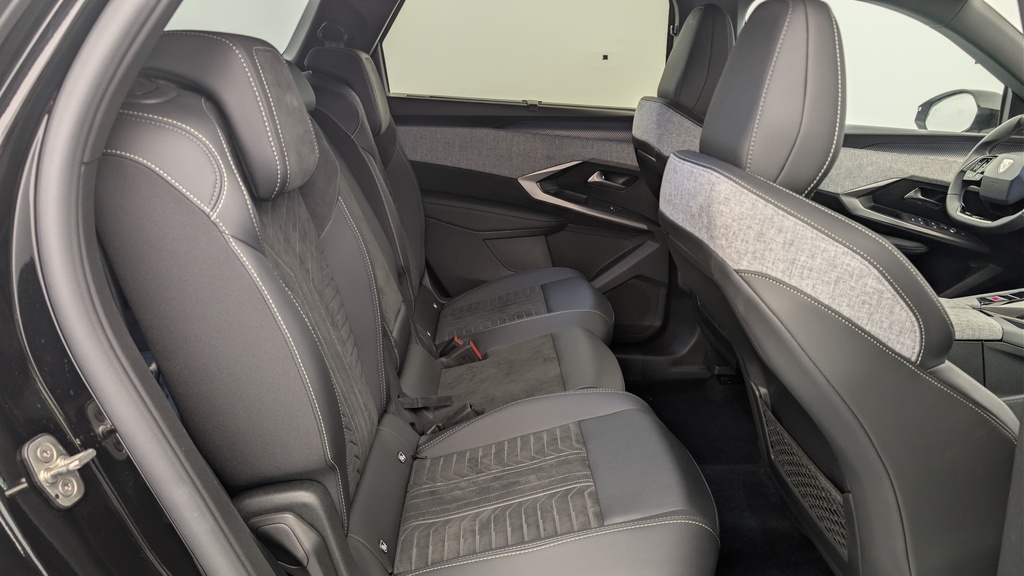 Peugeot 5008 HYBRID 145CH E-DCS6 GT