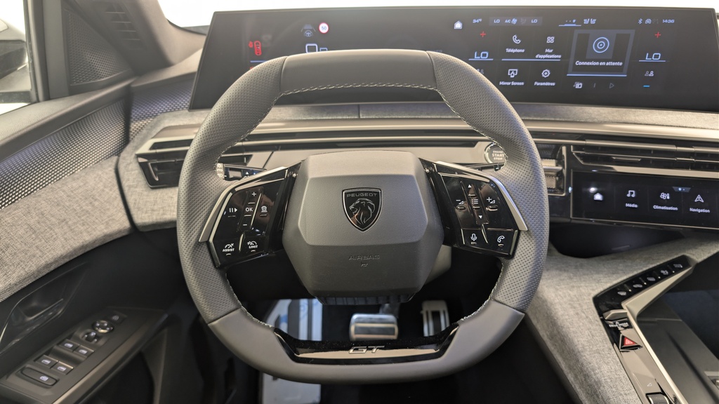Peugeot 5008 HYBRID 145CH E-DCS6 GT