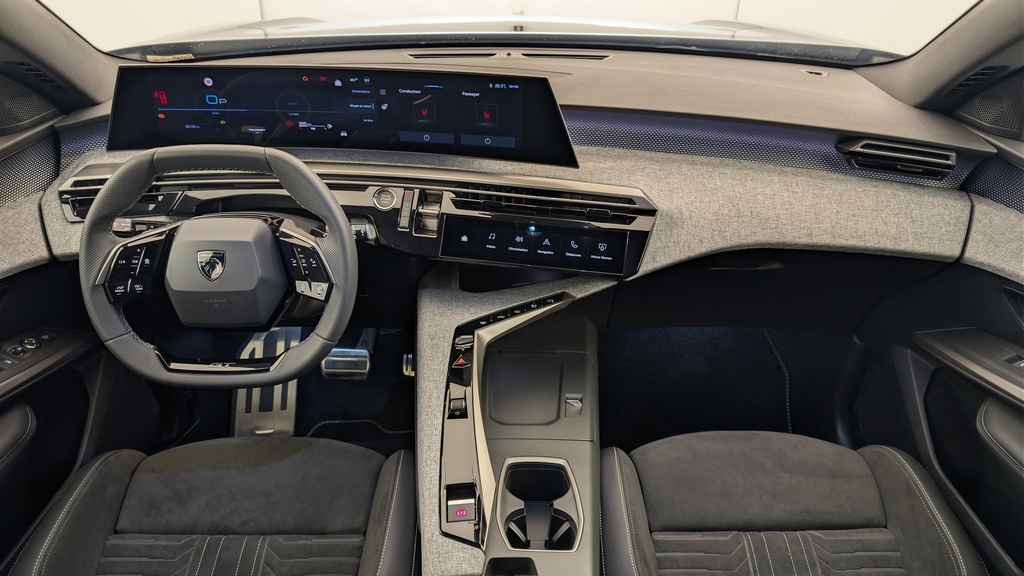 Peugeot 5008 HYBRID 145CH E-DCS6 GT