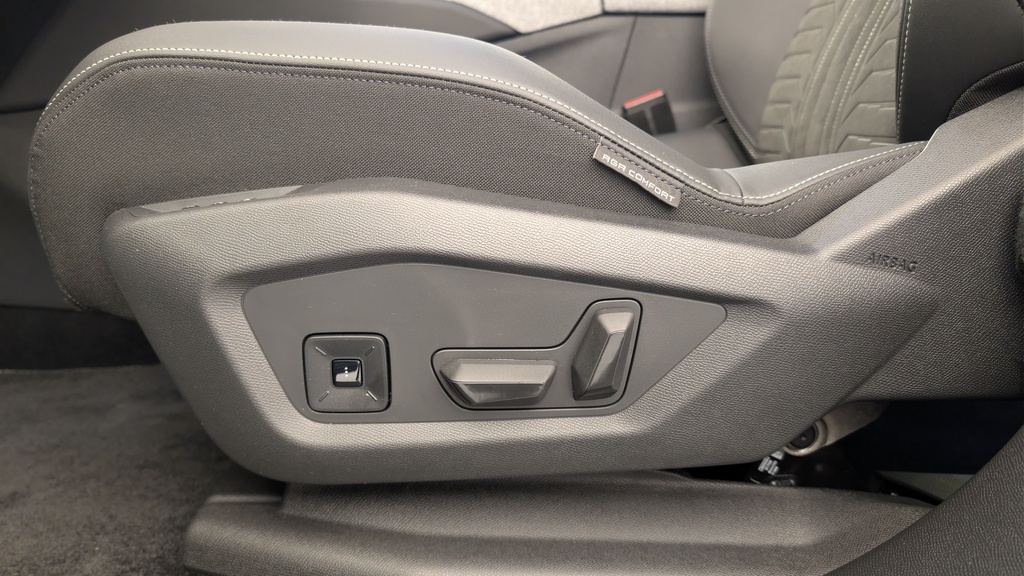 Peugeot 5008 HYBRID 145CH E-DCS6 GT