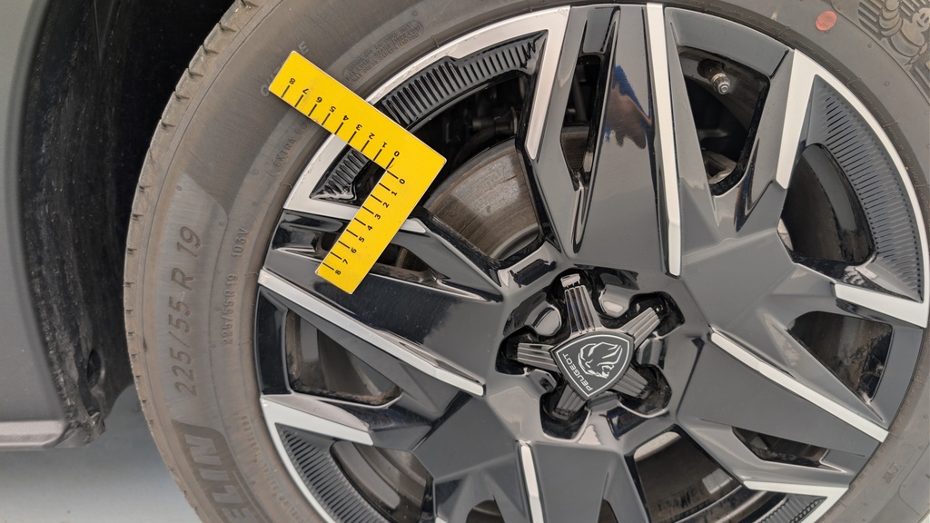 Peugeot 5008 HYBRID 145CH E-DCS6 GT