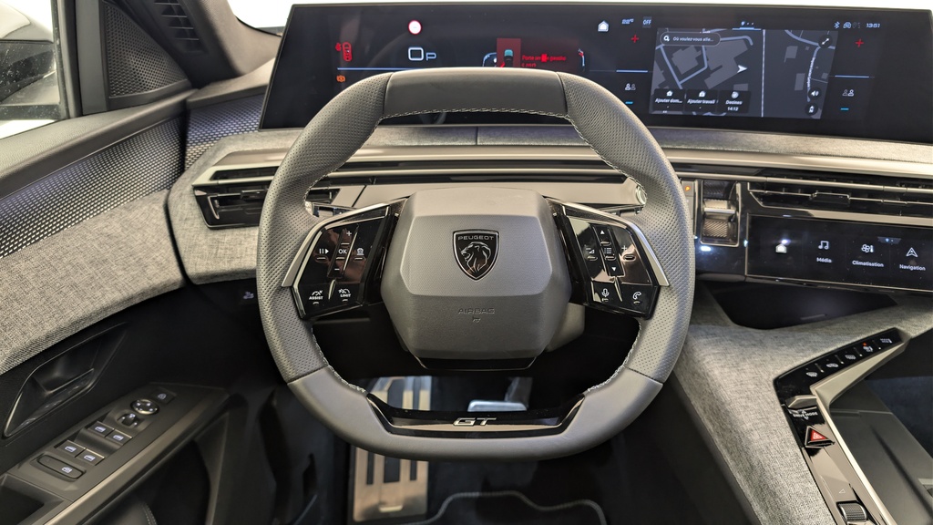 Peugeot 5008 HYBRID 145CH E-DCS6 GT