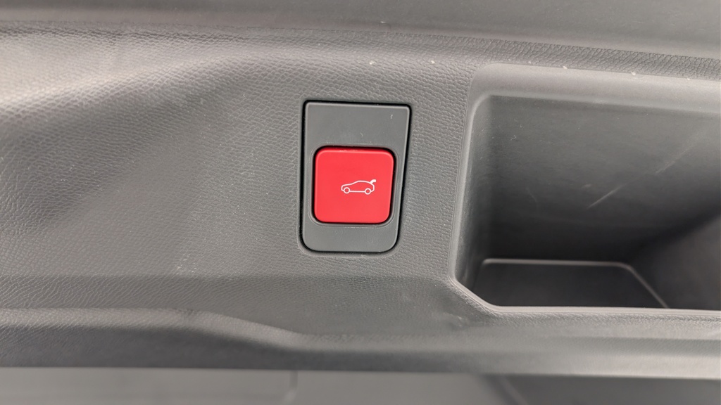 Peugeot 5008 HYBRID 145CH E-DCS6 GT