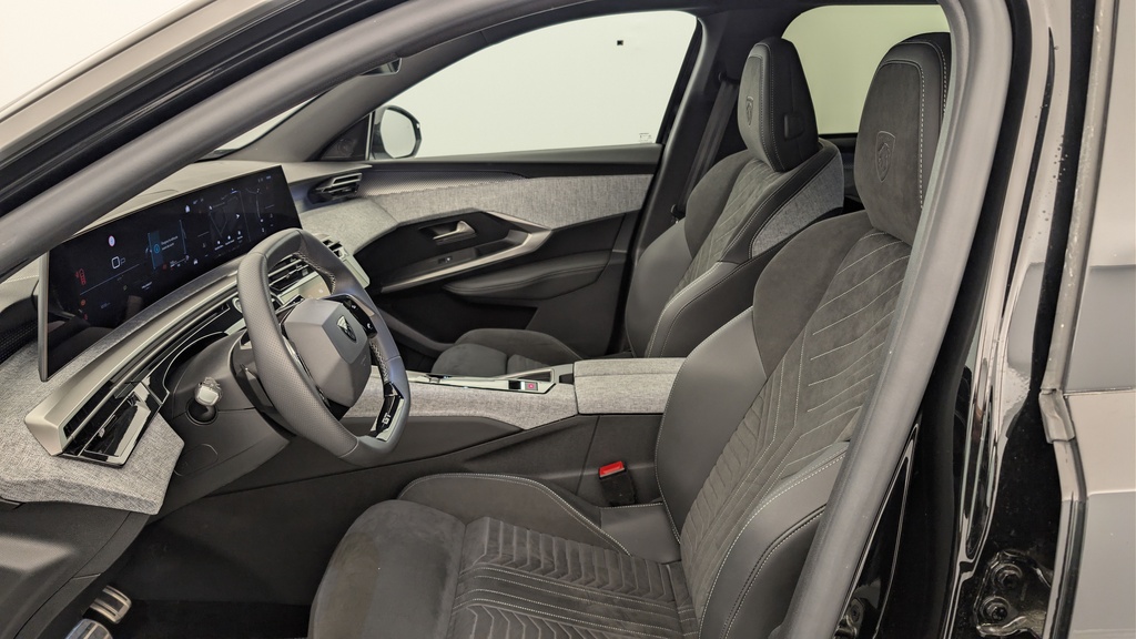 Peugeot 5008 HYBRID 145CH E-DCS6 GT