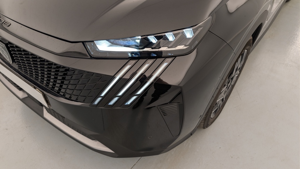 Peugeot 5008 HYBRID 145CH E-DCS6 GT