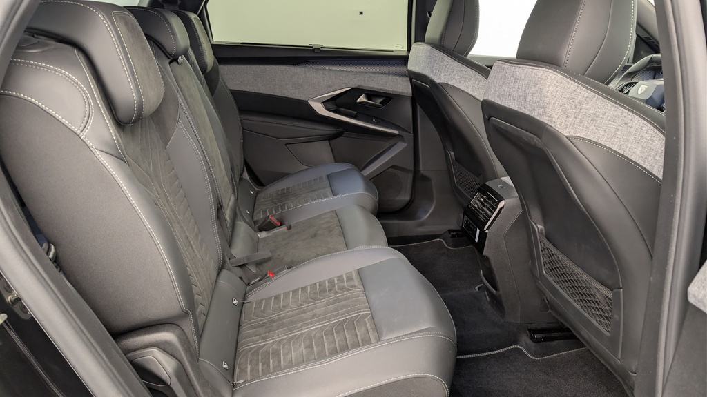 Peugeot 5008 HYBRID 145CH E-DCS6 GT
