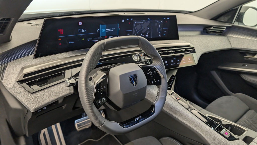 Peugeot 5008 HYBRID 145CH E-DCS6 GT