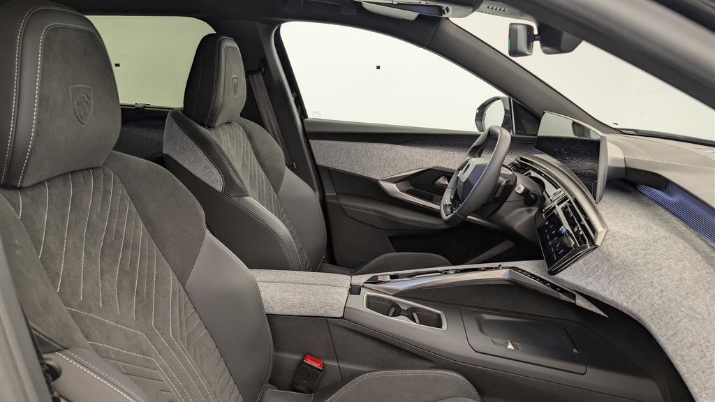 Peugeot 5008 HYBRID 145CH E-DCS6 GT