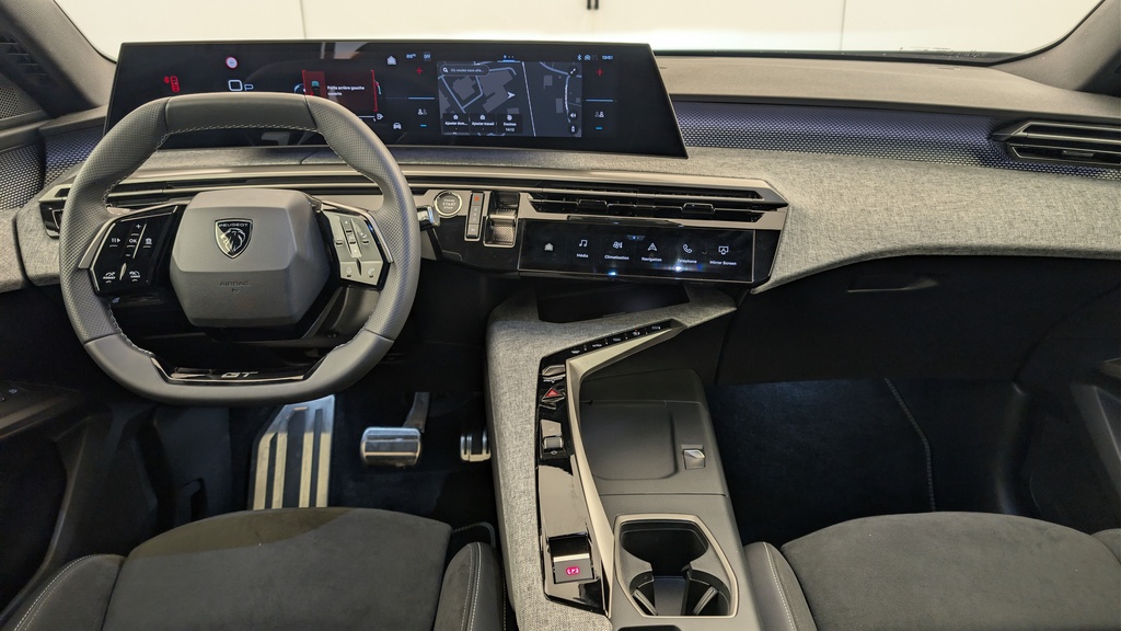 Peugeot 5008 HYBRID 145CH E-DCS6 GT