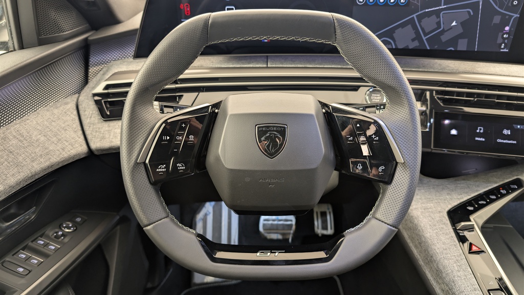 Peugeot 5008 HYBRID 145CH E-DCS6 GT