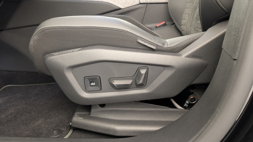 Peugeot 5008 HYBRID 145CH E-DCS6 GT