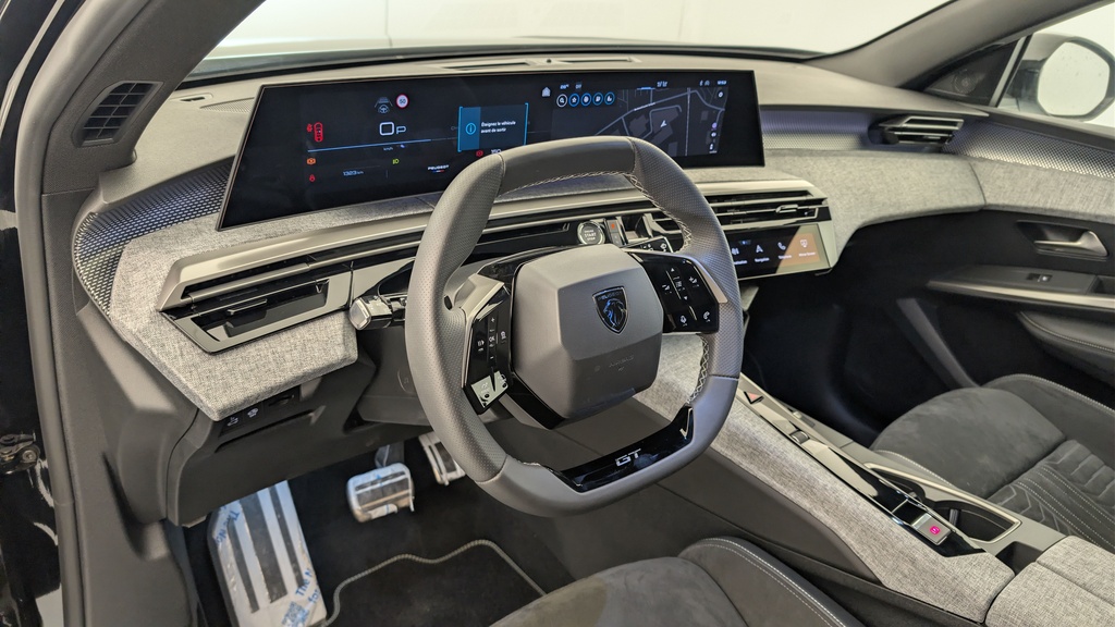 Peugeot 5008 HYBRID 145CH E-DCS6 GT