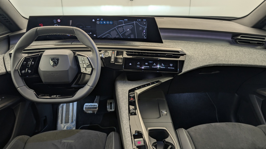 Peugeot 5008 HYBRID 145CH E-DCS6 GT