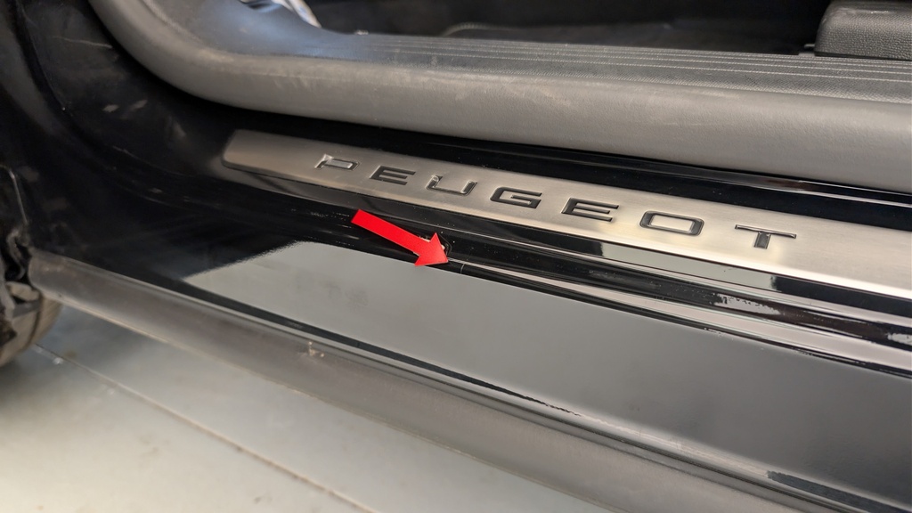 Peugeot 5008 HYBRID 145CH E-DCS6 GT