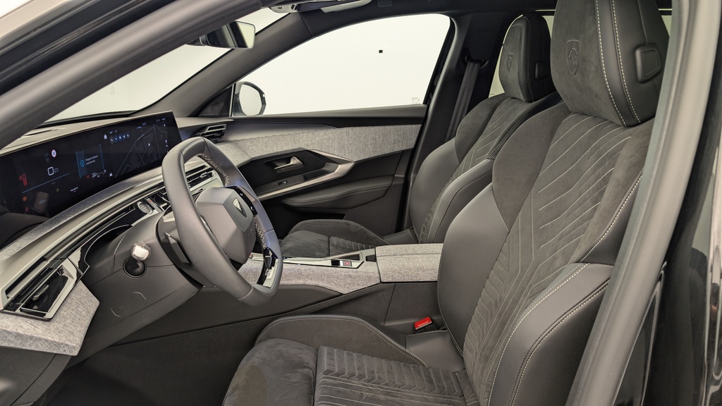 Peugeot 5008 HYBRID 145CH E-DCS6 GT