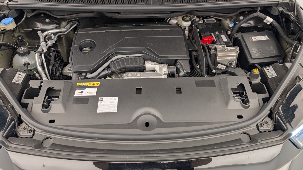 Peugeot 5008 HYBRID 145CH E-DCS6 GT