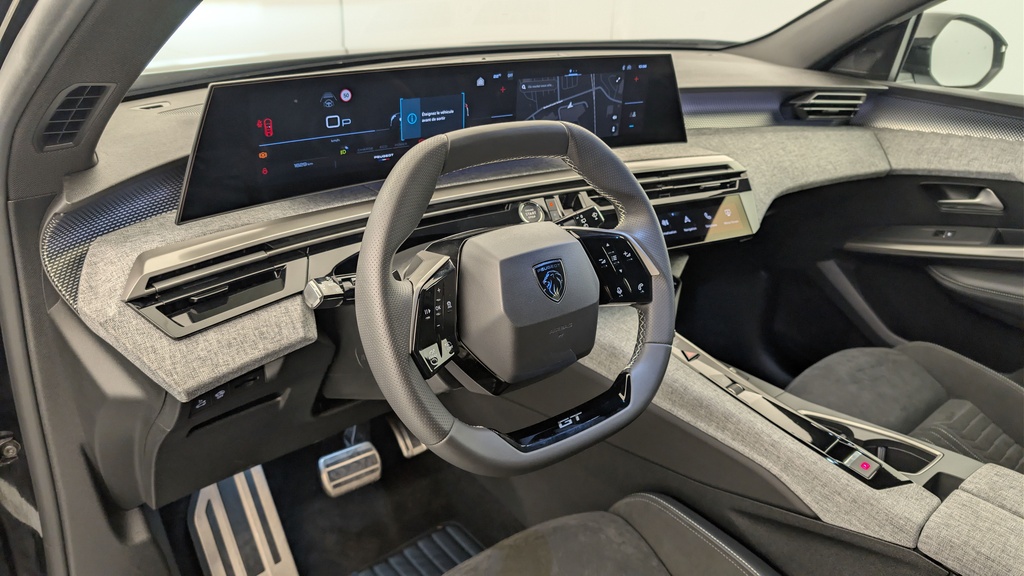 Peugeot 5008 HYBRID 145CH E-DCS6 GT