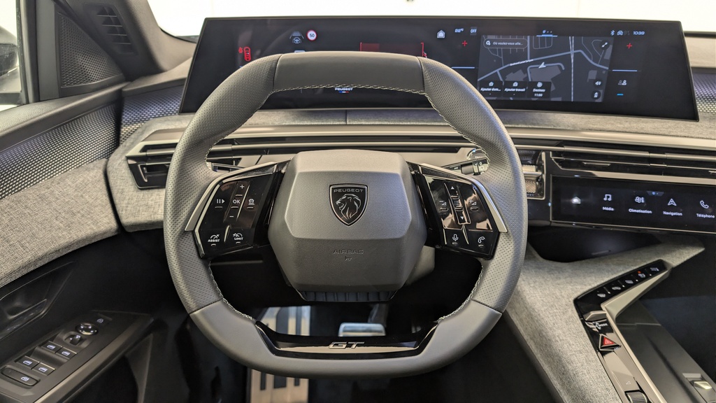 Peugeot 5008 HYBRID 145CH E-DCS6 GT