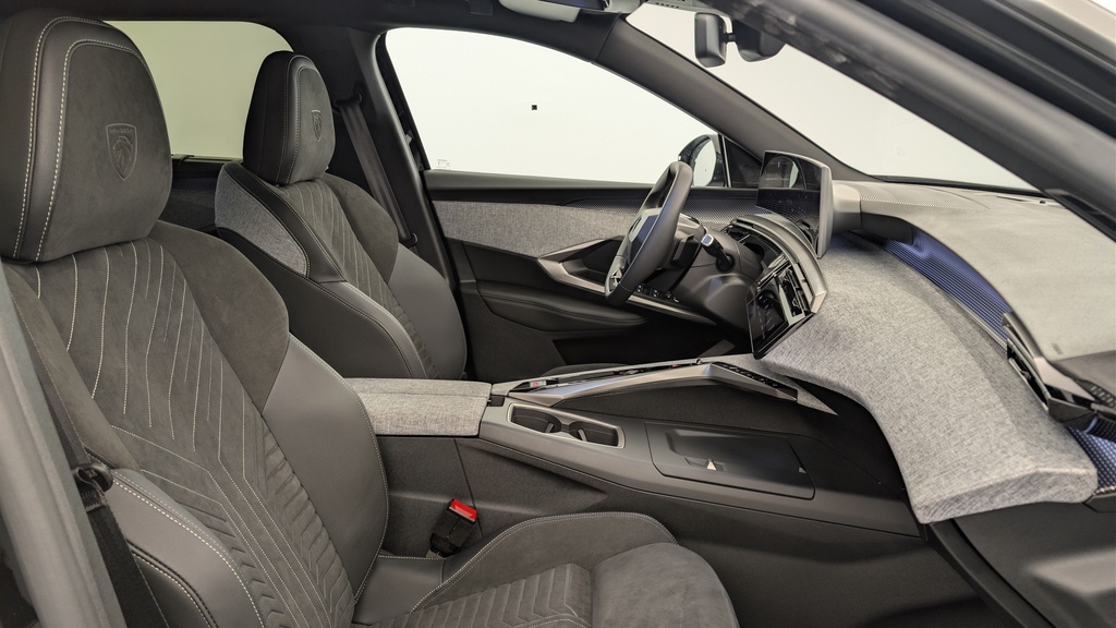Peugeot 5008 HYBRID 145CH E-DCS6 GT