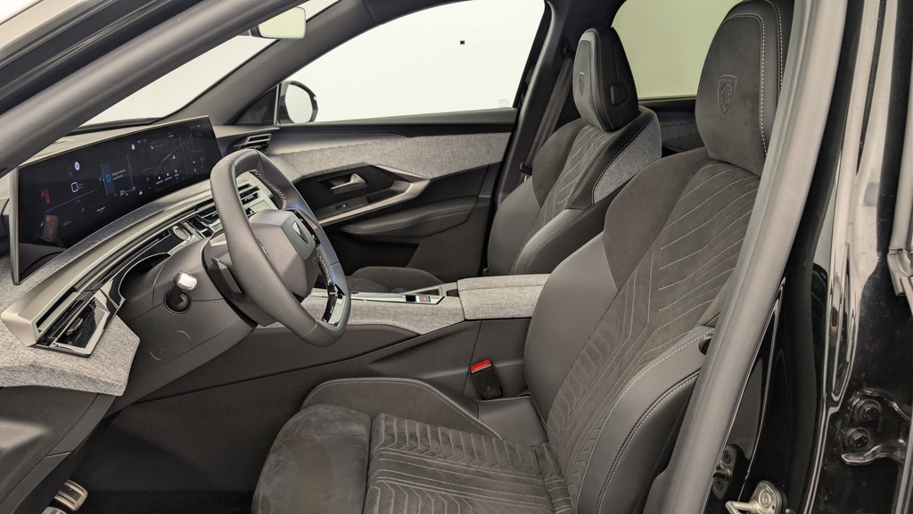 Peugeot 5008 HYBRID 145CH E-DCS6 GT