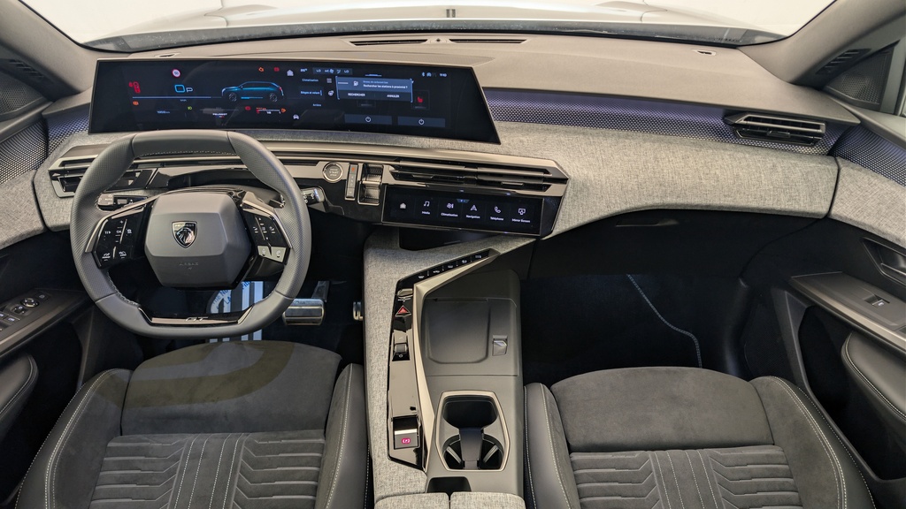 Peugeot 5008 HYBRID 145CH E-DCS6 GT