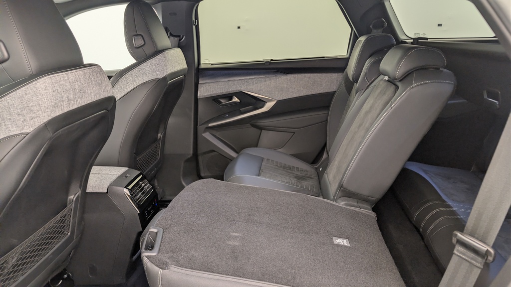 Peugeot 5008 HYBRID 145CH E-DCS6 GT