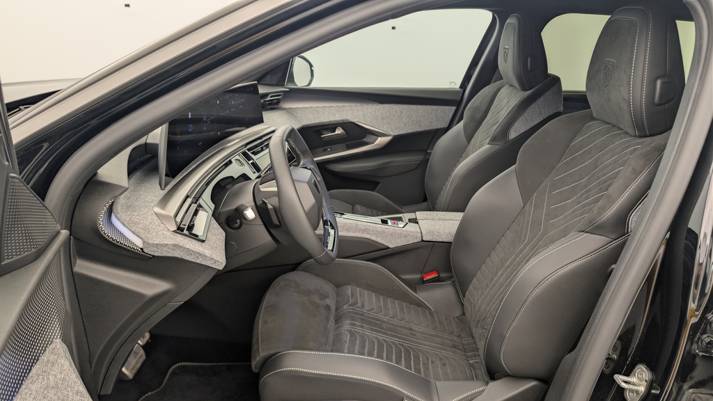 Peugeot 5008 HYBRID 145CH E-DCS6 GT