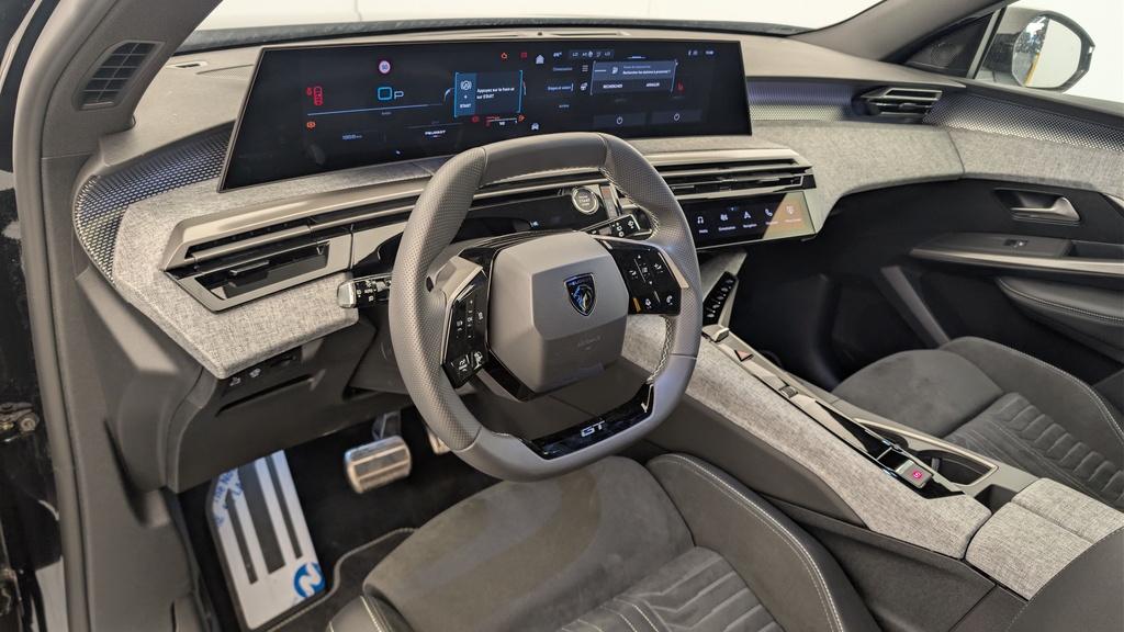 Peugeot 5008 HYBRID 145CH E-DCS6 GT