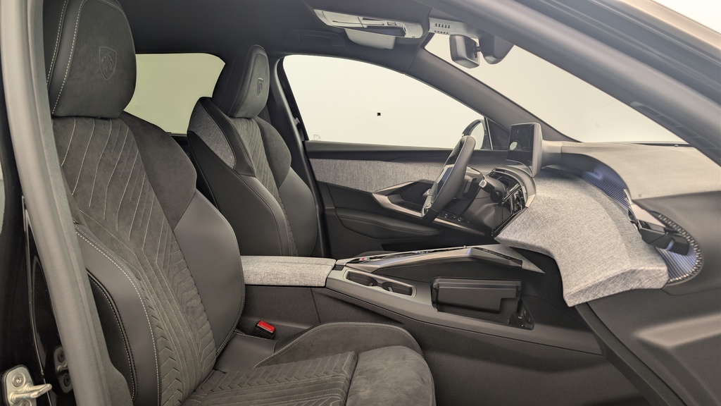 Peugeot 5008 HYBRID 145CH E-DCS6 GT